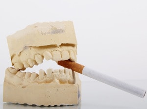 palenie papierosów a zęby