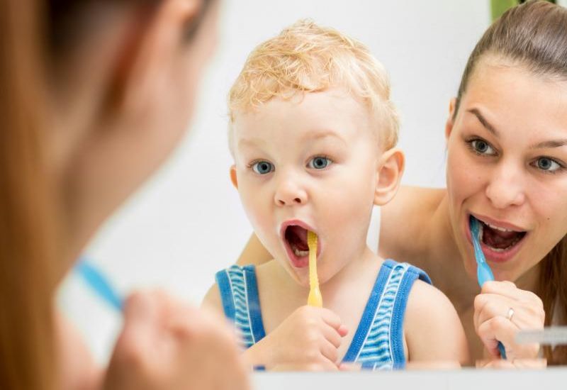 mycie zębów u dzieci