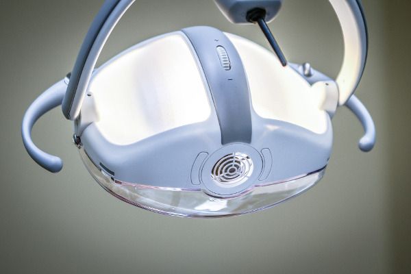 strach przed dentystą - sprzęt dentystyczny